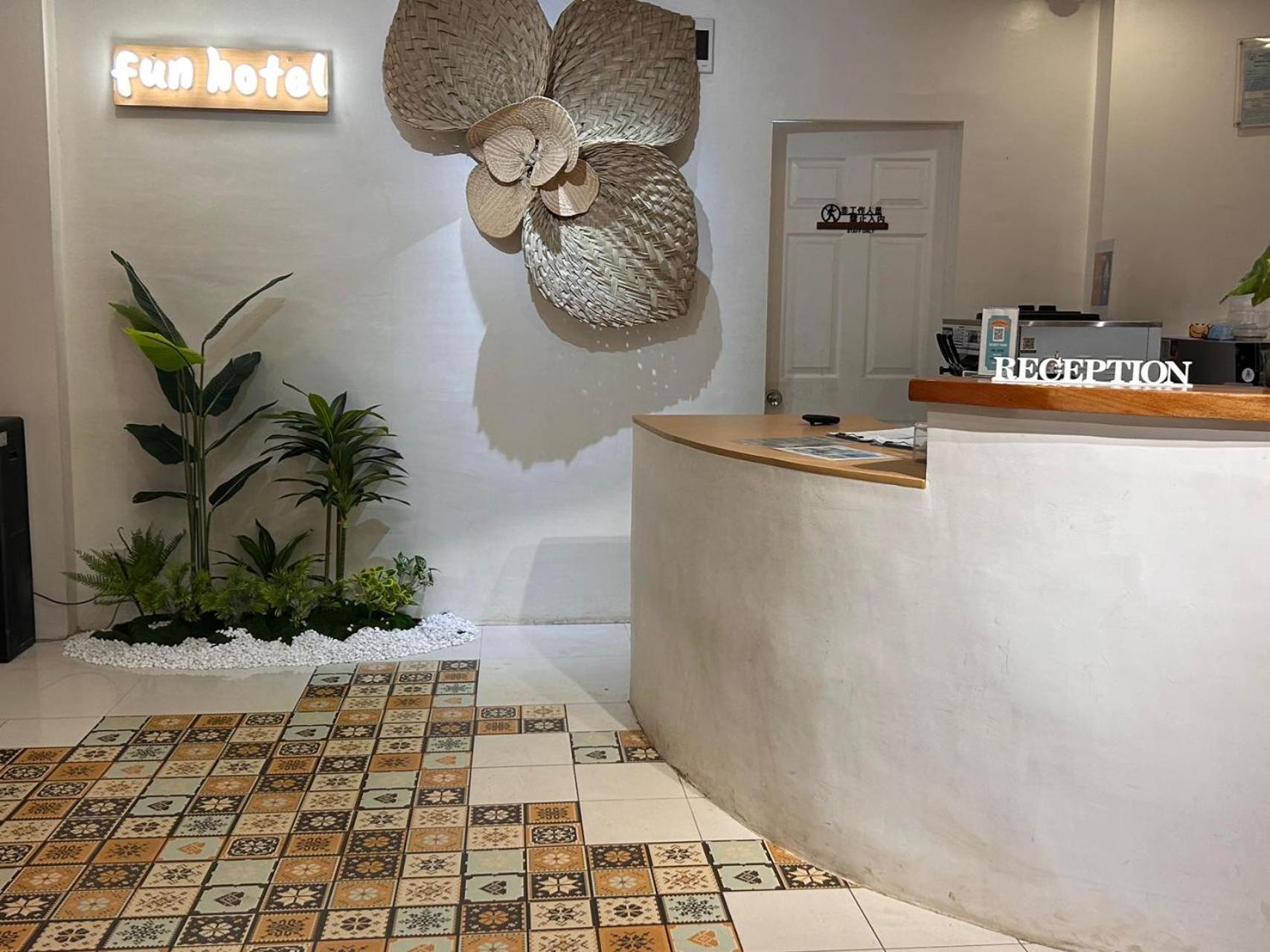 Fun Hotel Panglao Bagian luar foto
